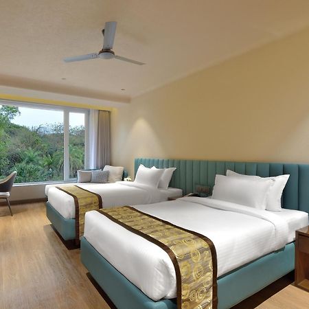 Urbane By Treat Daman Hotel Bagian luar foto