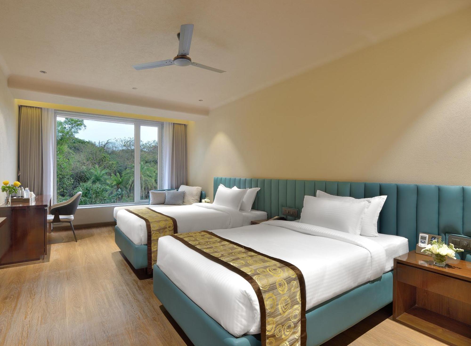 Urbane By Treat Daman Hotel Bagian luar foto