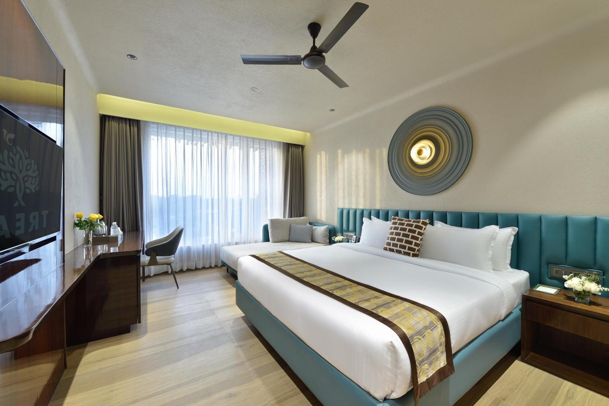 Urbane By Treat Daman Hotel Bagian luar foto