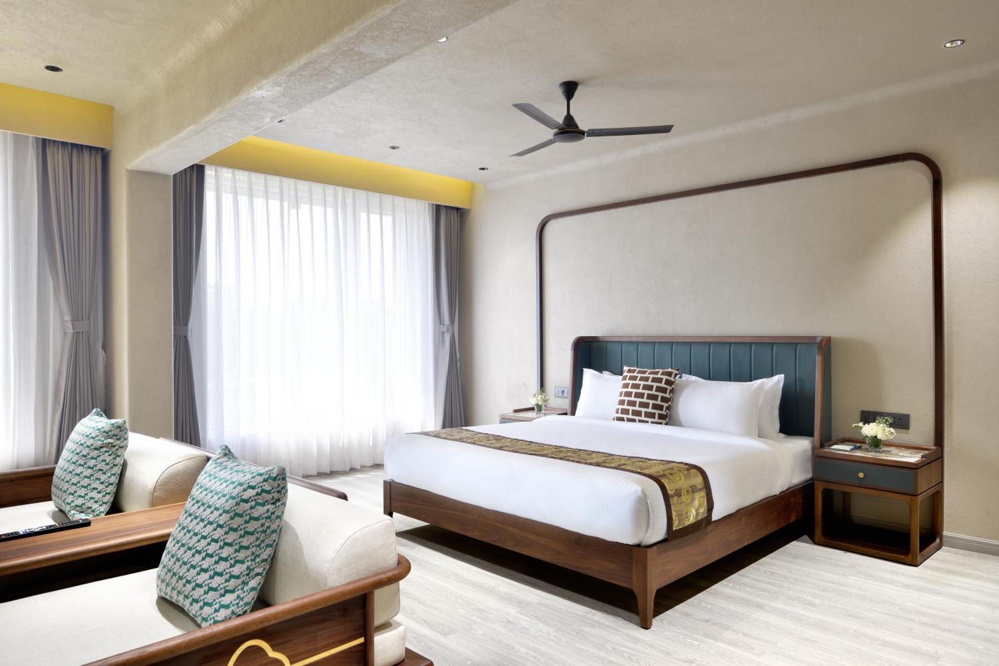 Urbane By Treat Daman Hotel Bagian luar foto
