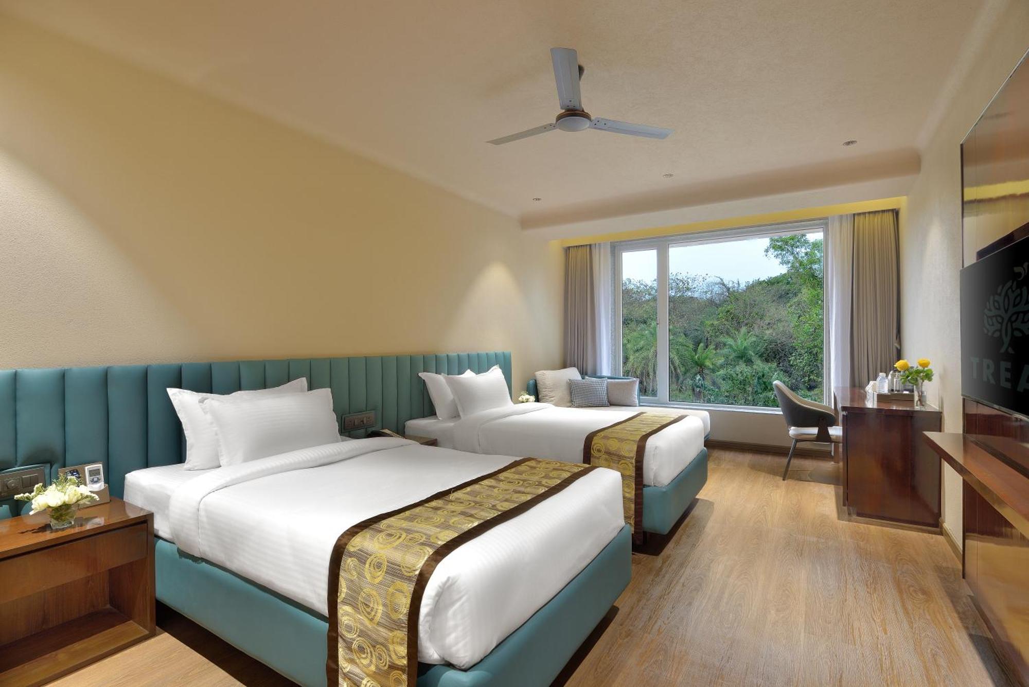 Urbane By Treat Daman Hotel Bagian luar foto