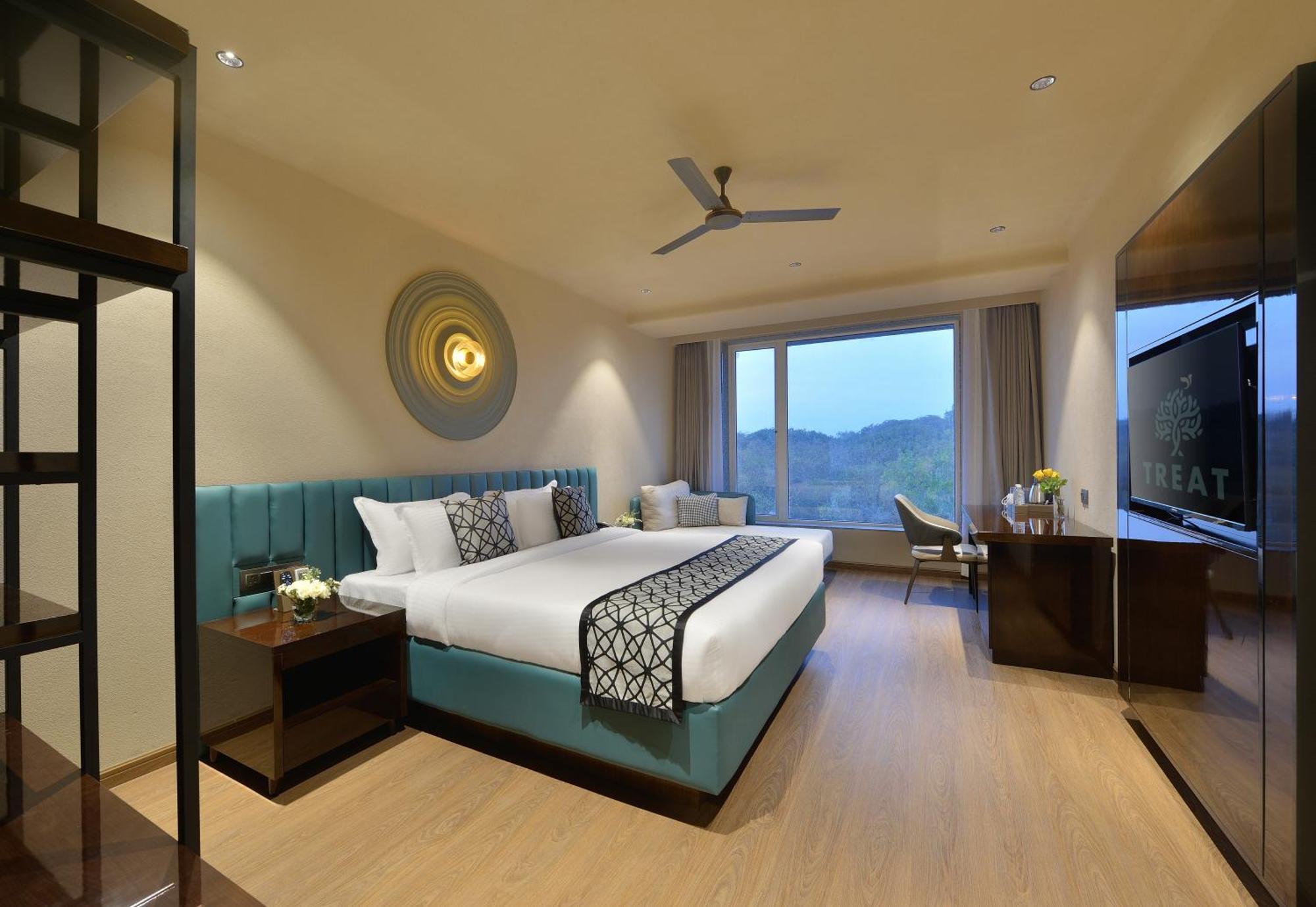 Urbane By Treat Daman Hotel Bagian luar foto