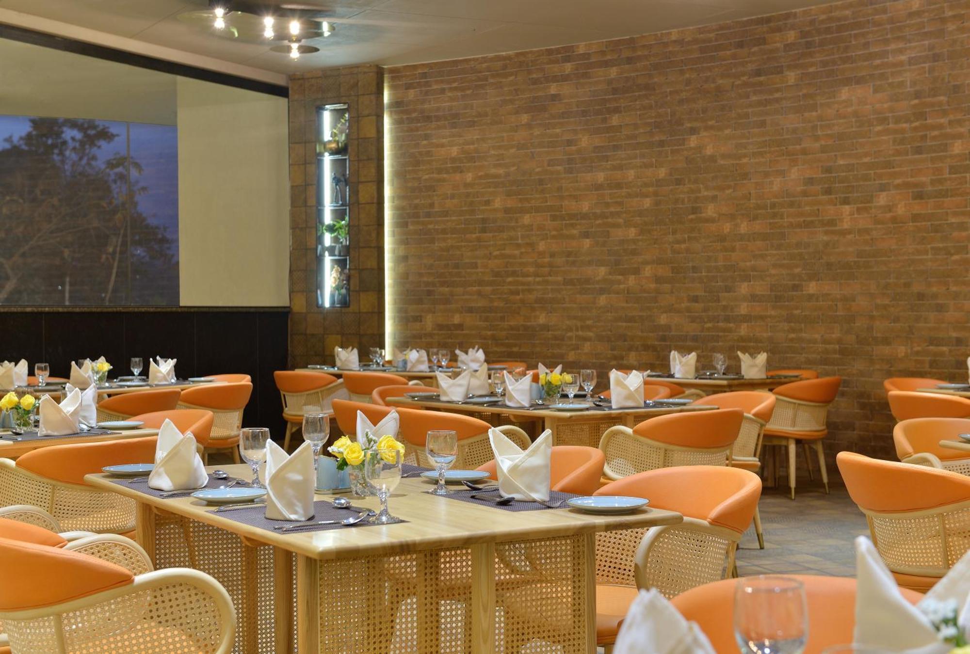 Urbane By Treat Daman Hotel Bagian luar foto